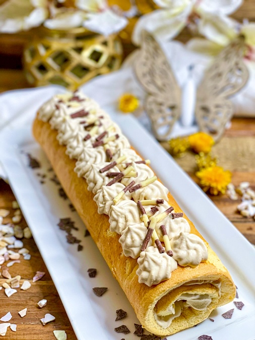 Cappuccino-Biskuitrolle