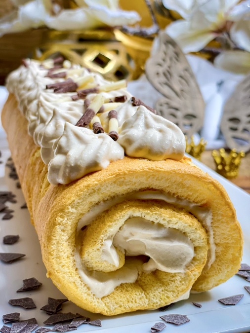 Cappuccino-Biskuitrolle