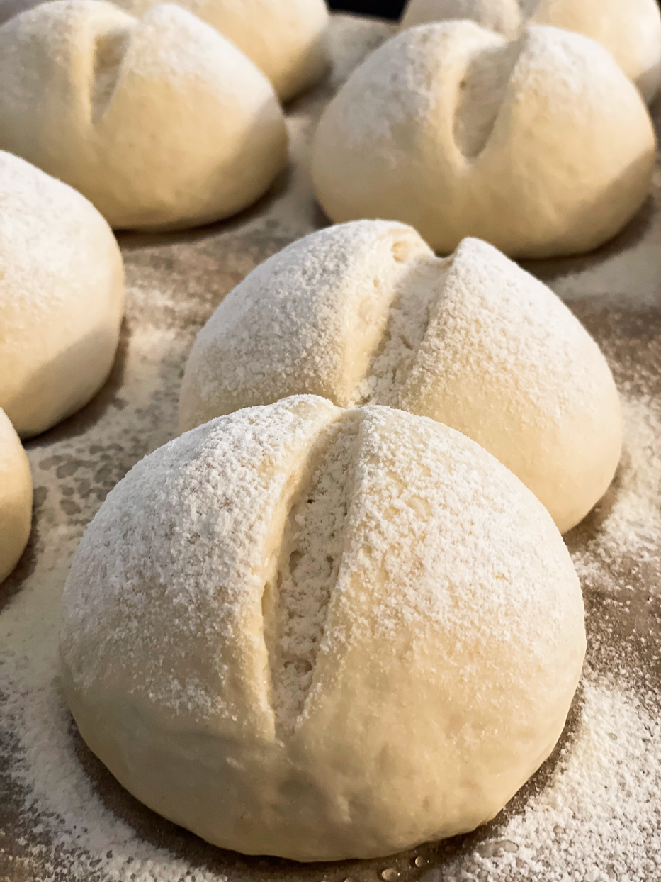 Grundrezept für Brötchen: Wie vom richtig guten Bäcker! Grundrezept für Brötchen: Wie vom richtig guten Bäcker!