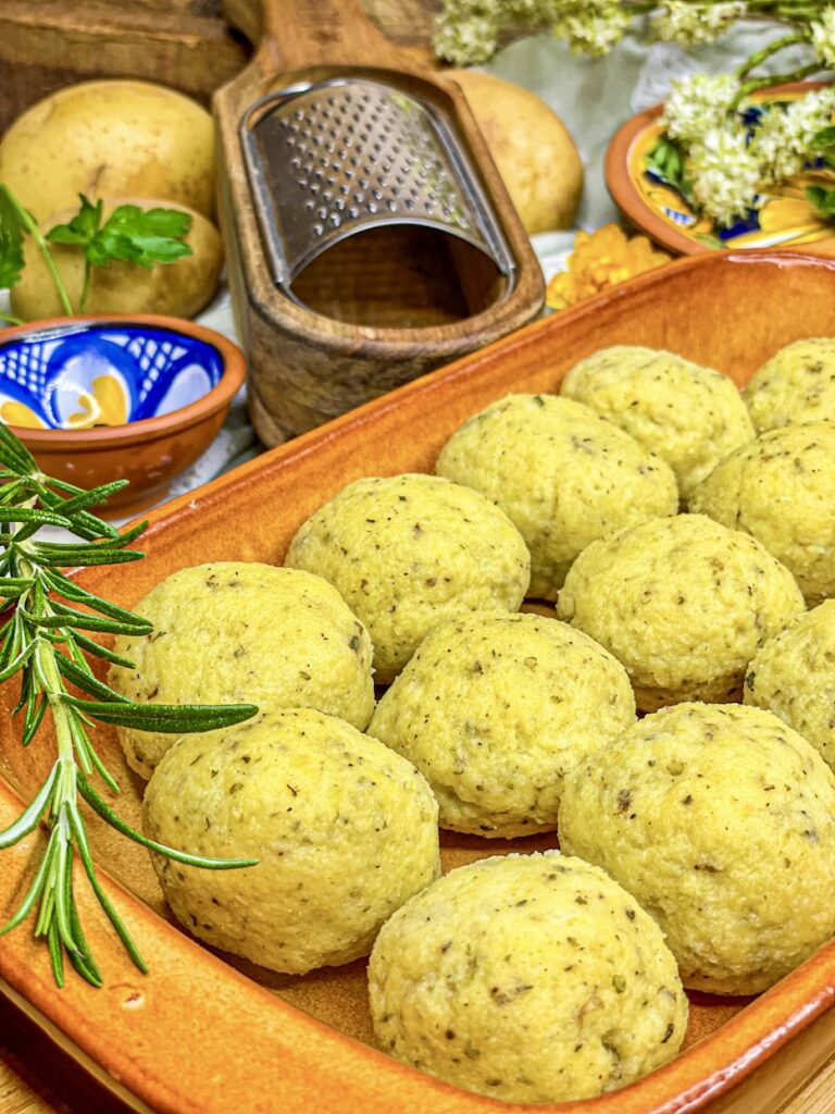 Hausgemachte Kartoffel-Knödel nach Omas Art! - Die Genussfreundin ...