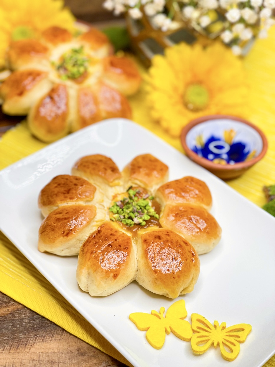 Blüten aus Hefeteig Blüten aus Hefeteig