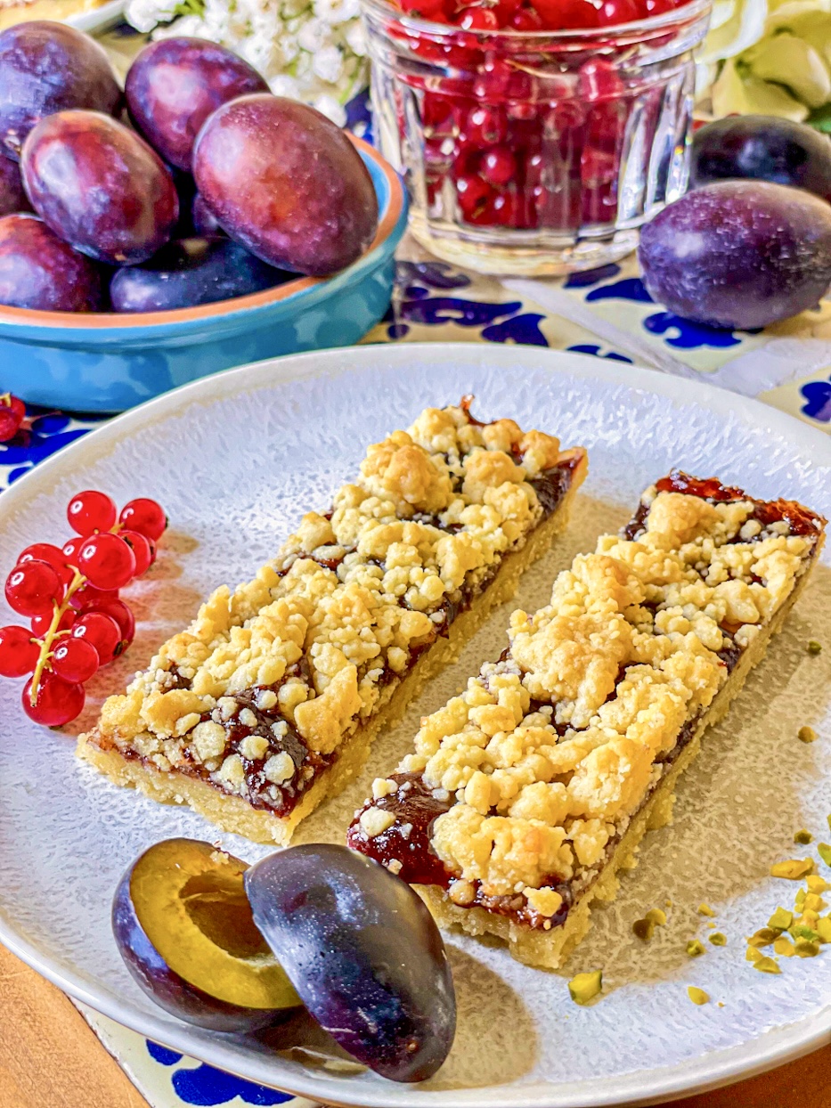 Friesische Pflaumenstreifen mit Marzipan und Streuseln! Friesische Pflaumenstreifen mit Marzipan und Streuseln!