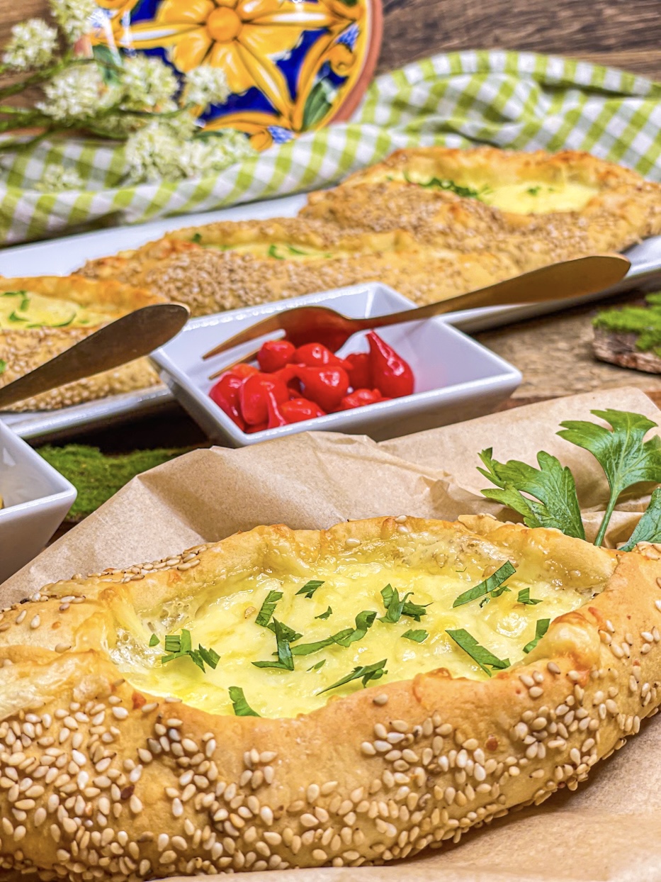 Vegetarische Pide: Gruß aus der Türkischen Küche!