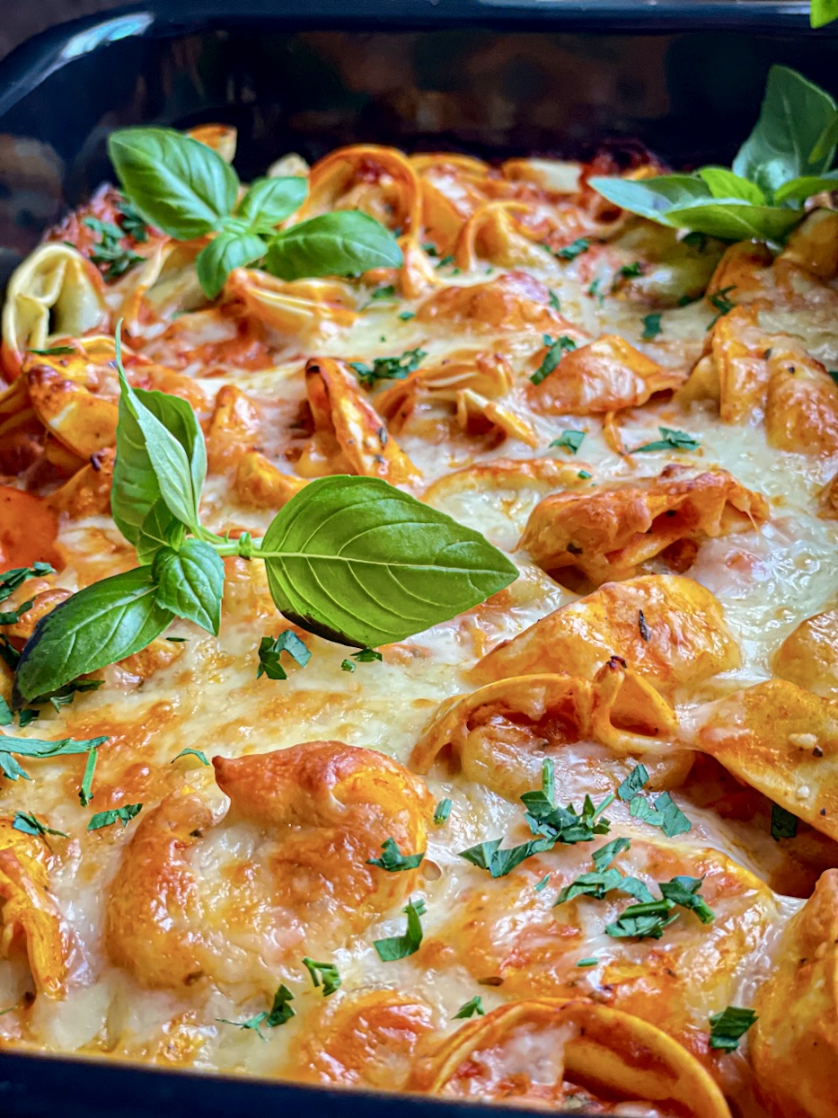 Schnelle Ofen-Tortellini:  Leckeres One-Pot-Gericht für die ganze Familie!