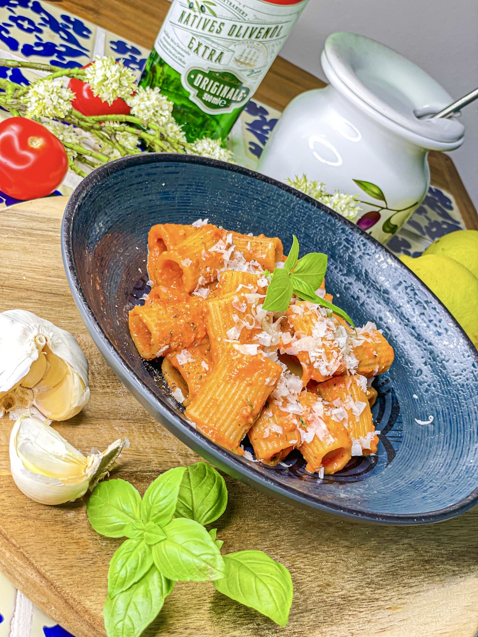 Tomatensauce mit Camembert Tomatensauce mit Camembert