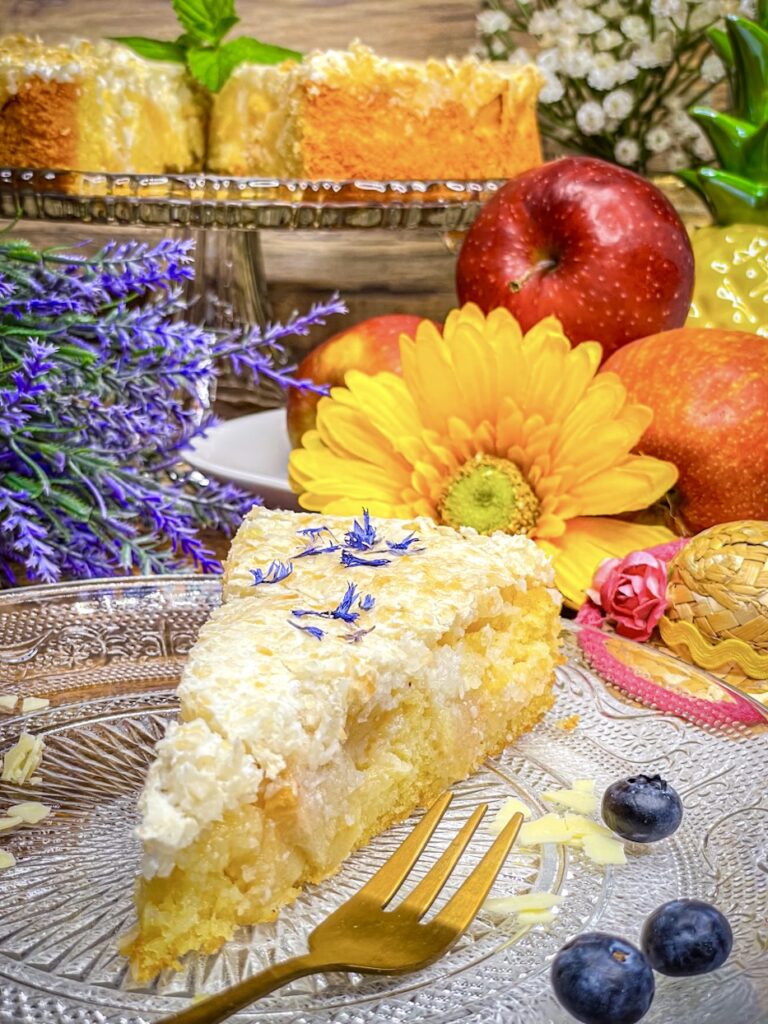 Apfelkuchen mit Kokoshaube - super-saftig: 1-fach und schnell gebacken ... Apfelkuchen mit Kokoshaube - super-saftig: 1-fach und schnell gebacken ...