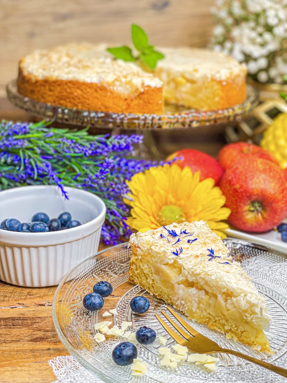 Apfelkuchen mit Kokoshaube