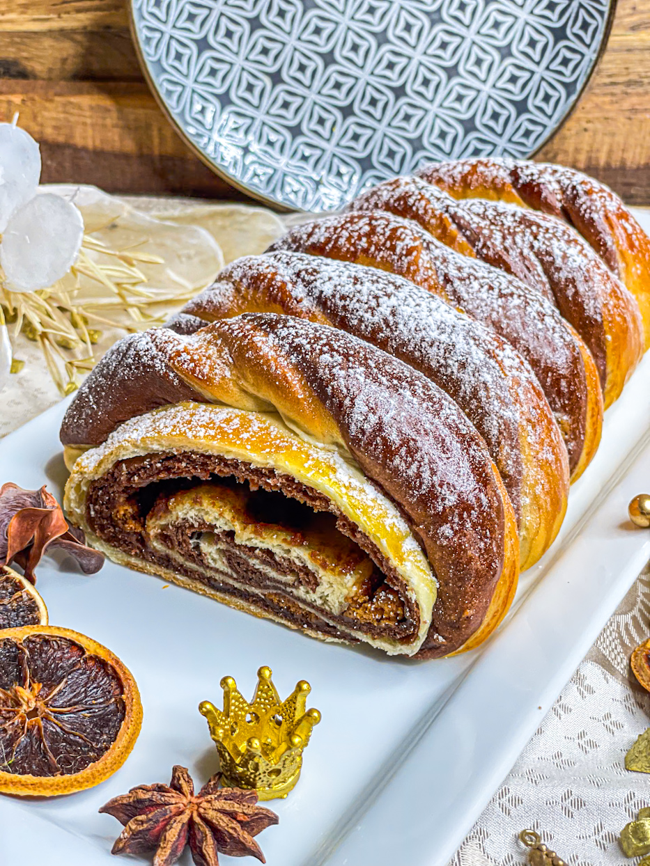 Schokoladen-Babka mit Lotus-Creme-Füllung