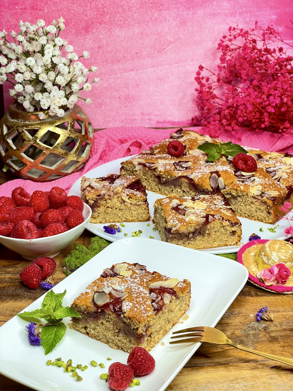 Linzer-Rührteigschnitten als Blechkuchen Linzer-Rührteigschnitten als Blechkuchen
