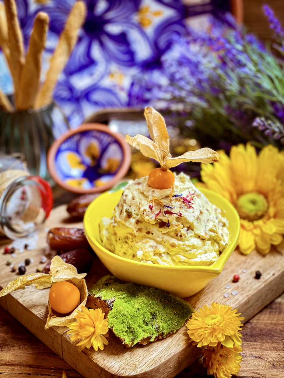 Curry-Dattel-Dip Curry-Dattel-Dip