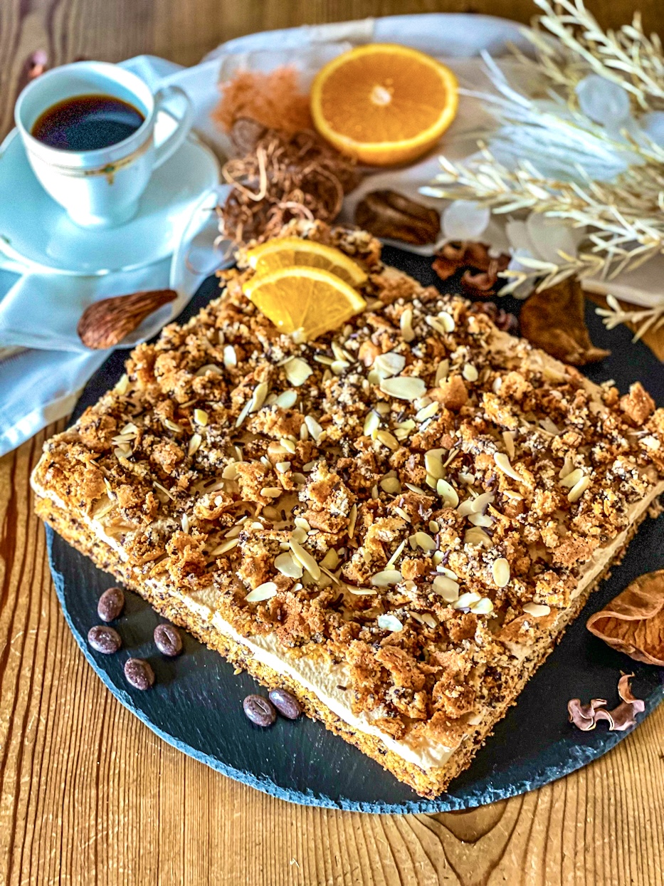 Eiskaffee-Schnitten als Blechkuchen Eiskaffee-Schnitten als Blechkuchen
