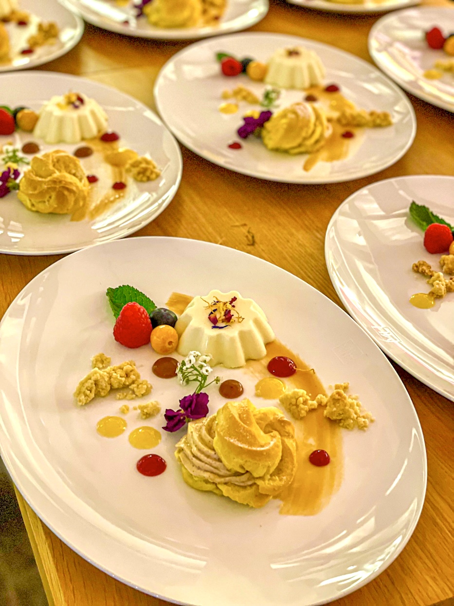 Panna Cotta Grundrezept - Einfach, cremig und himmlisch lecker 4 ... Panna Cotta Grundrezept - Einfach, cremig und himmlisch lecker 4 ...