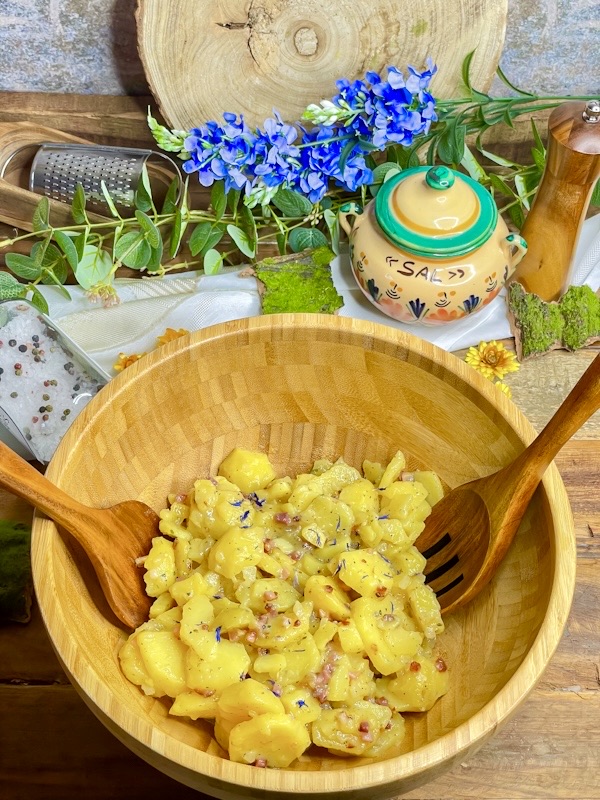 Kartoffelsalat mit Brühe