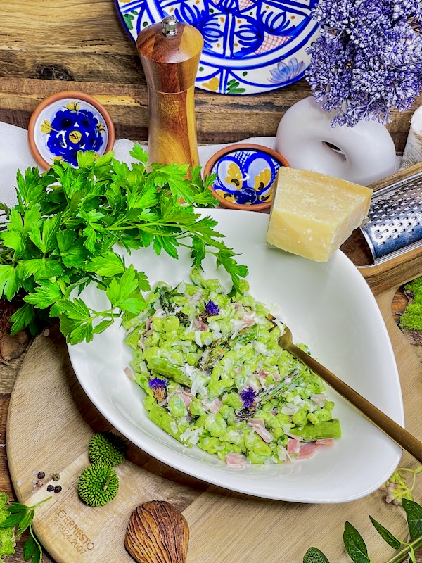 Pasta mit grünem Spargel