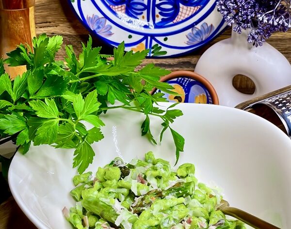 Pasta mit grünem Spargel