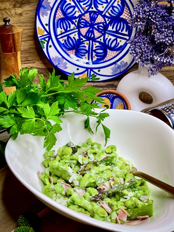 Pasta mit grünem Spargel