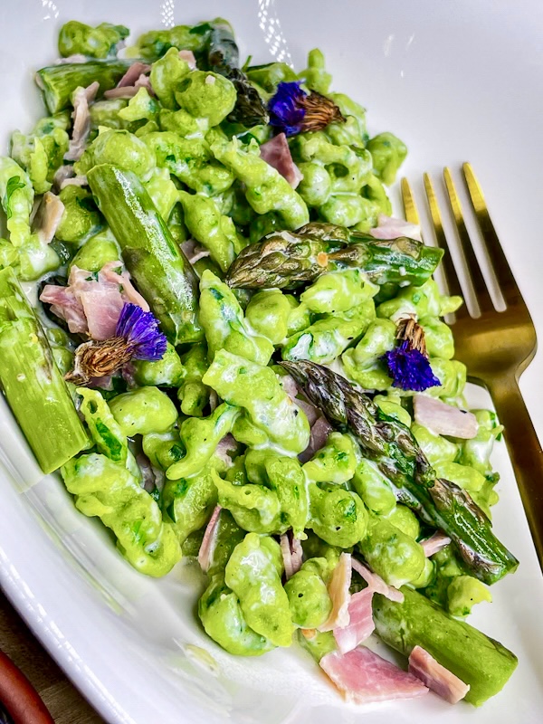 Pasta mit grünem Spargel