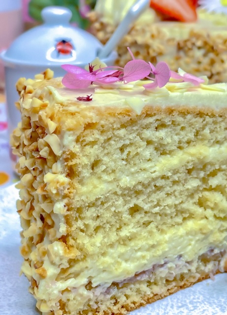 Einfache Torte mit Paradiescreme