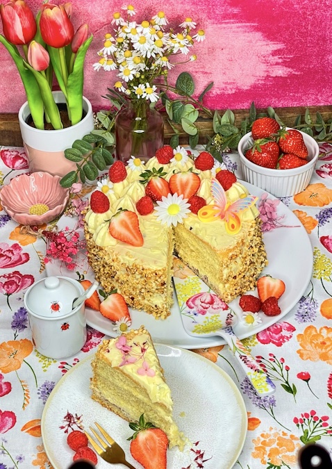 Einfache Torte mit Paradiescreme