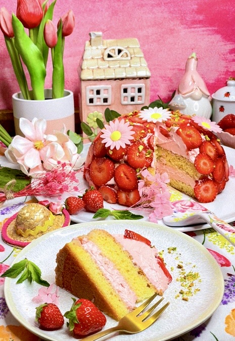 Sommerliche Erdbeer-Kuppeltorte - das beste Sommerrezept und einem Wow-Effekt in 4 Akten! 2 Erdbeer-Kuppeltorte