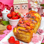 Zupfbrot mit Erdbeeren
