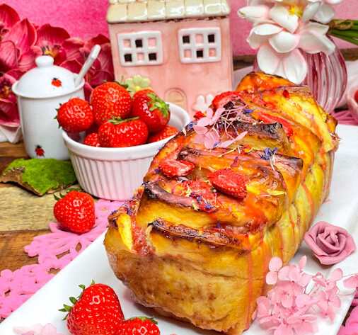 Zupfbrot mit Erdbeeren