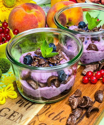 Heidelbeer-Mousse im Glas: Ein fruchtiges Sommer-Frühstück bzw. Dessert ganz einfach in nur 15 Minuten! 1 Heidelbeer-Mousse