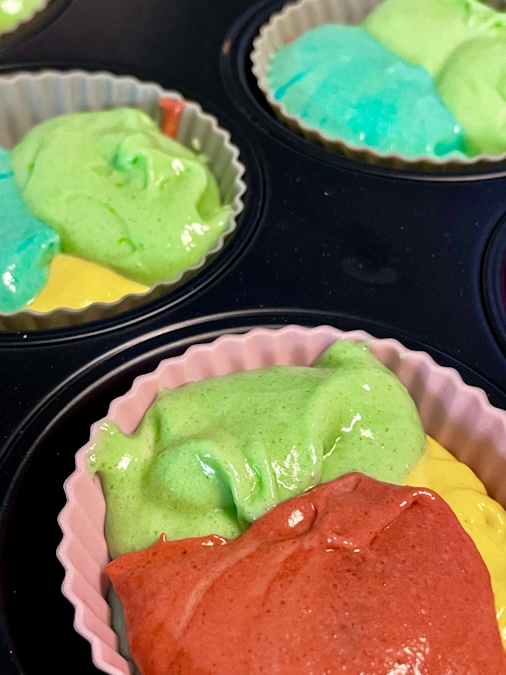Regenbogen-Muffins