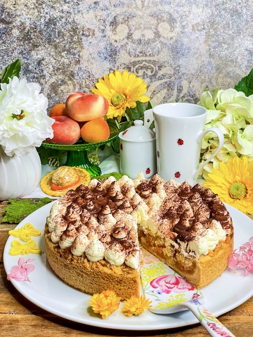 Aprikosenkuchen mit Streuseln