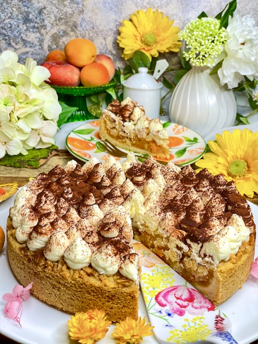 Aprikosenkuchen mit Streuseln