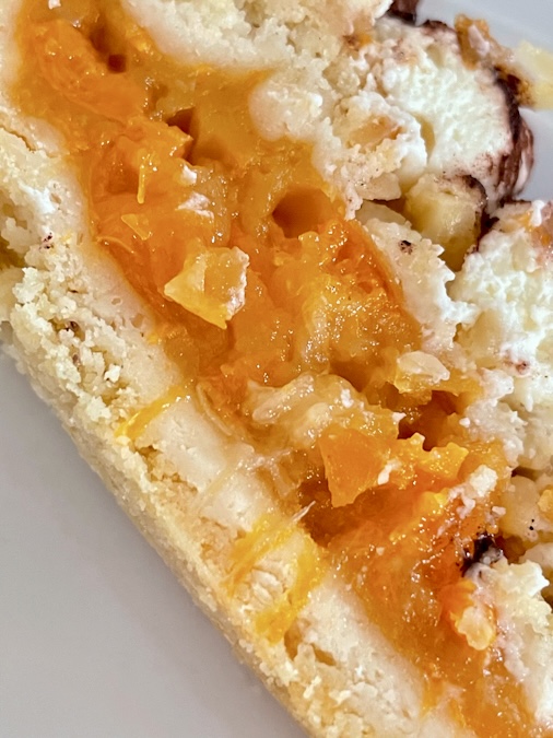 Aprikosenkuchen mit Streuseln