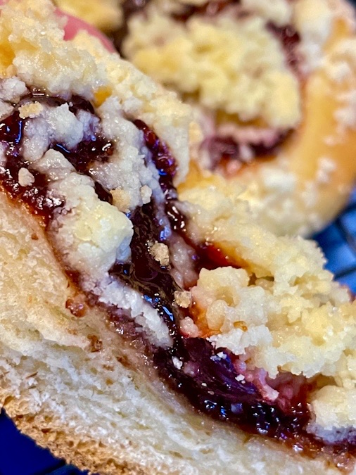 Streuseltaler mit Zwetschgen