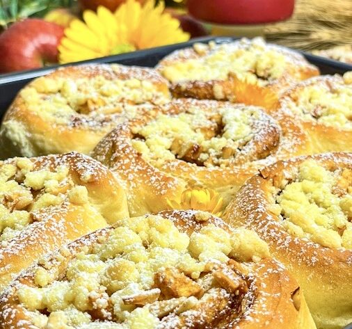 Apfelschnecken & Apfel Zimtschnecken Rezept - einfach saftig & perfekt (9 Stück) 1 Apfelschnecken