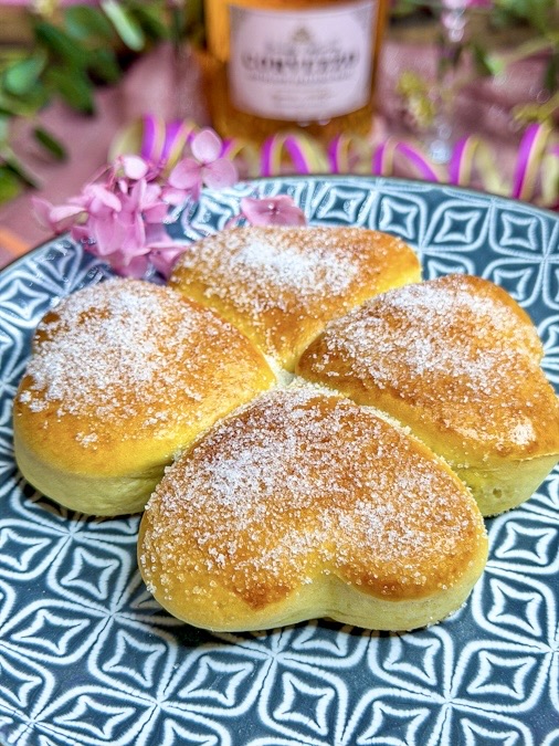 Glücksklee aus Hefeteig