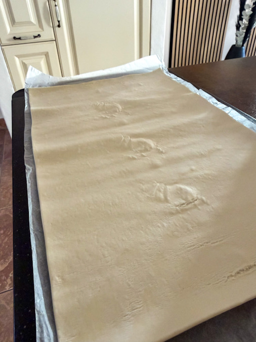 Puddingbrezeln aus Blätterteig - einfaches Rezept wie vom Bäcker 8 Stück 2 Puddingbrezeln aus Blätterteig